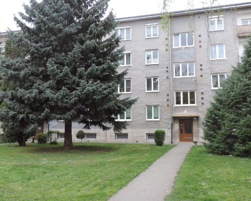 Piešťany ul. A. Dubčeka - tehlový dvojizbový byt s balkónom