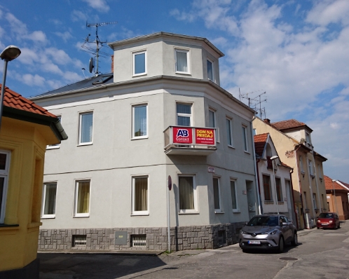 Piešťany Hviezdoslavova ulica - rodinný dom v úzkom centre mesta